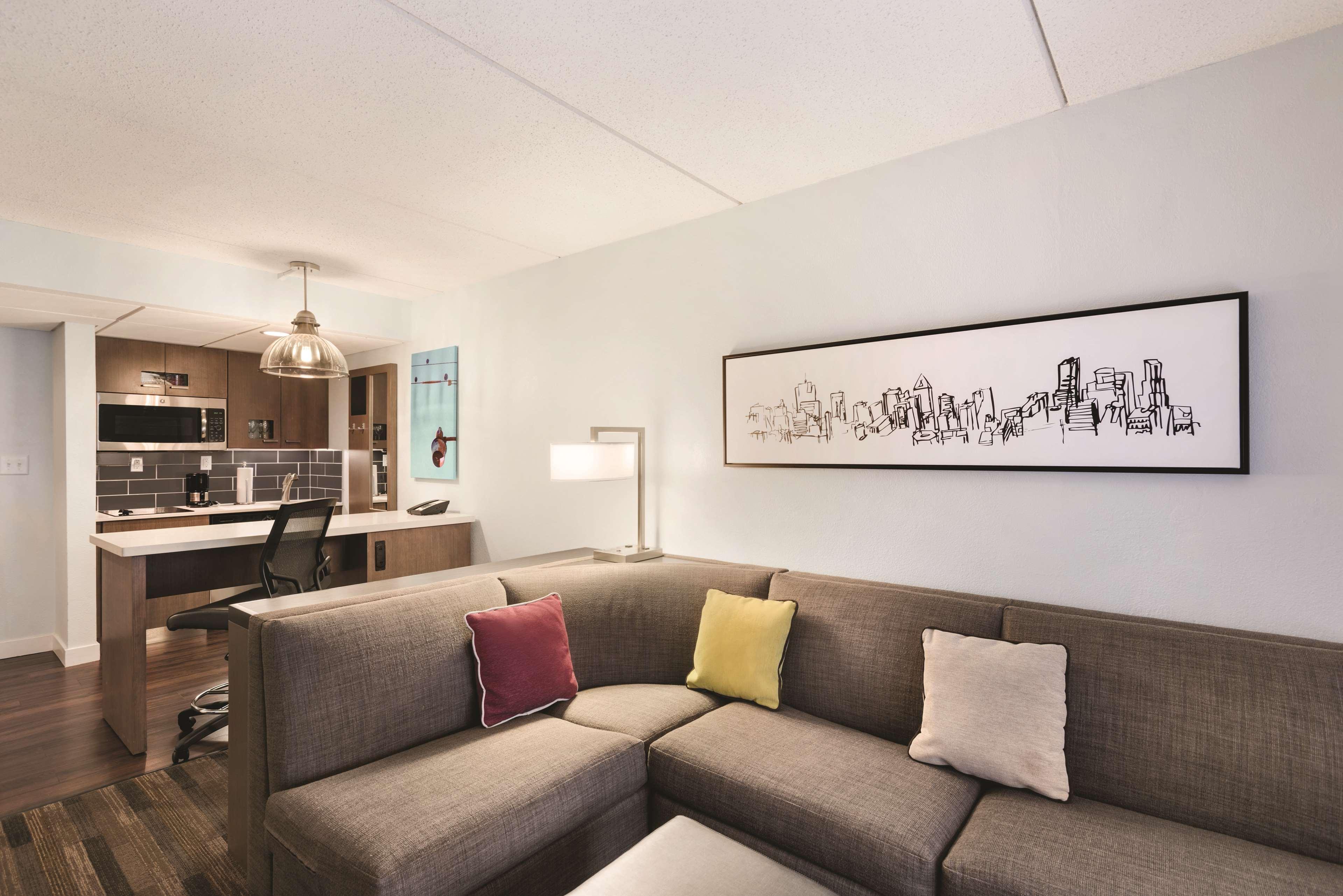Clt Sky Suites Charlotte Bagian luar foto