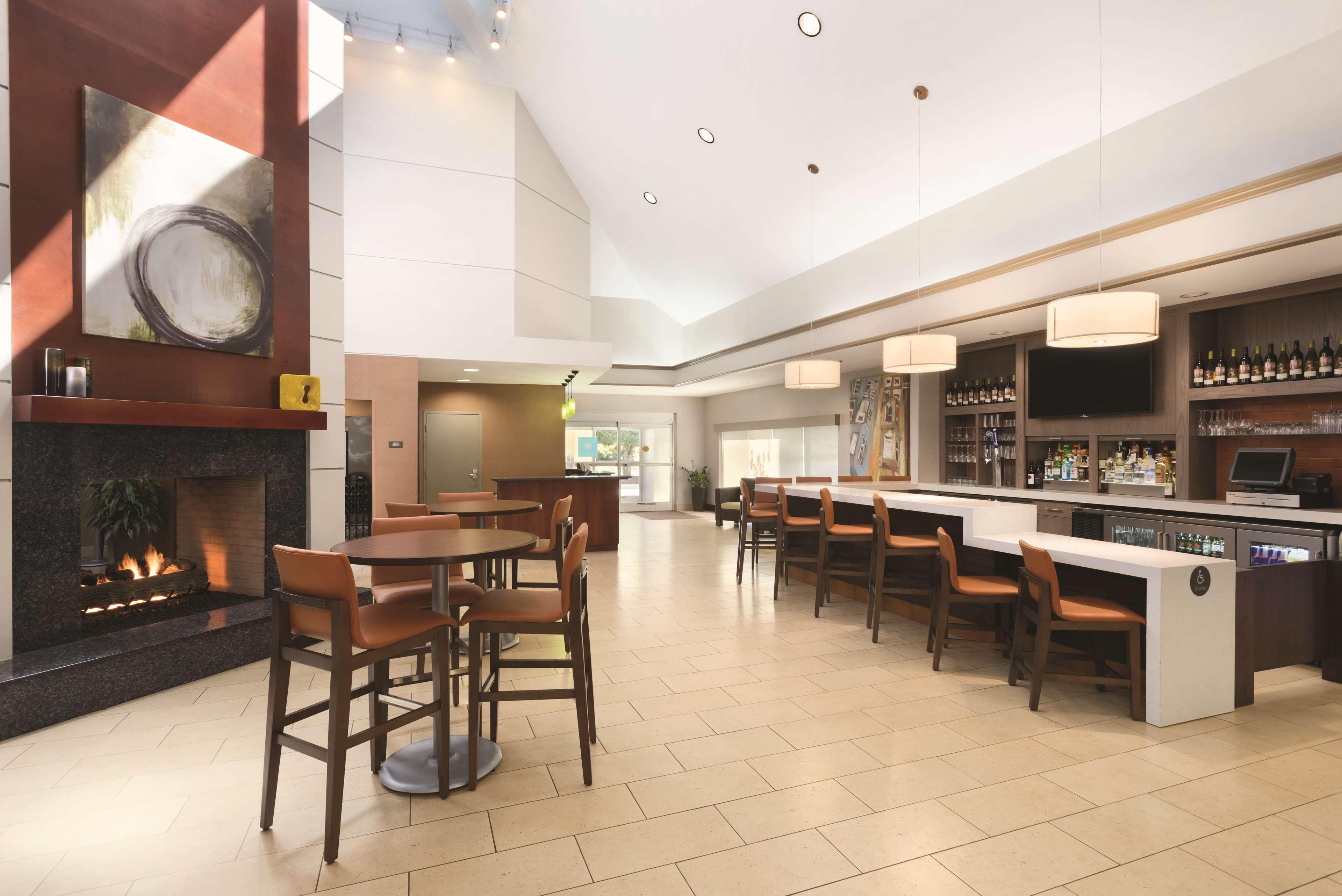 Clt Sky Suites Charlotte Bagian luar foto