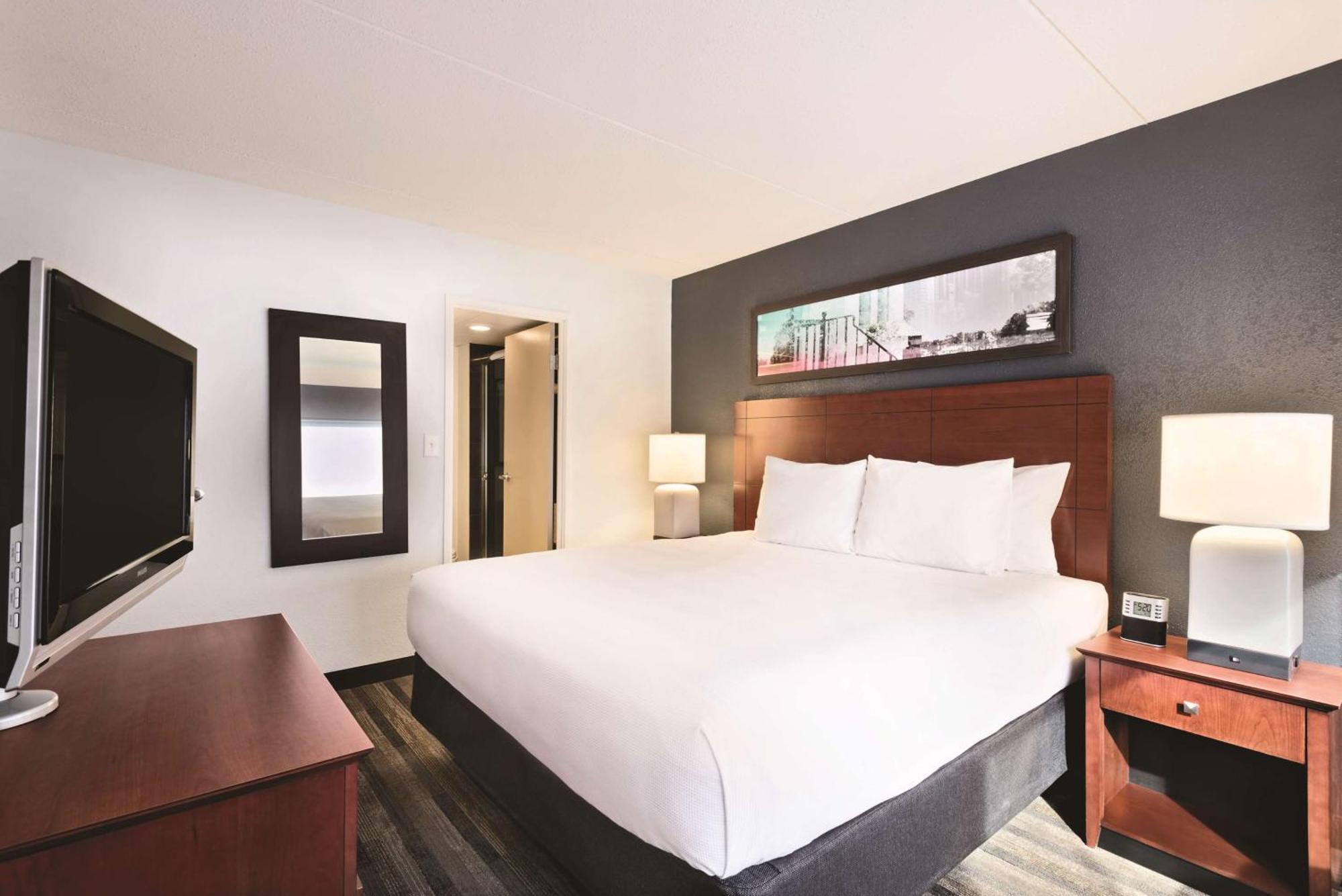 Clt Sky Suites Charlotte Bagian luar foto