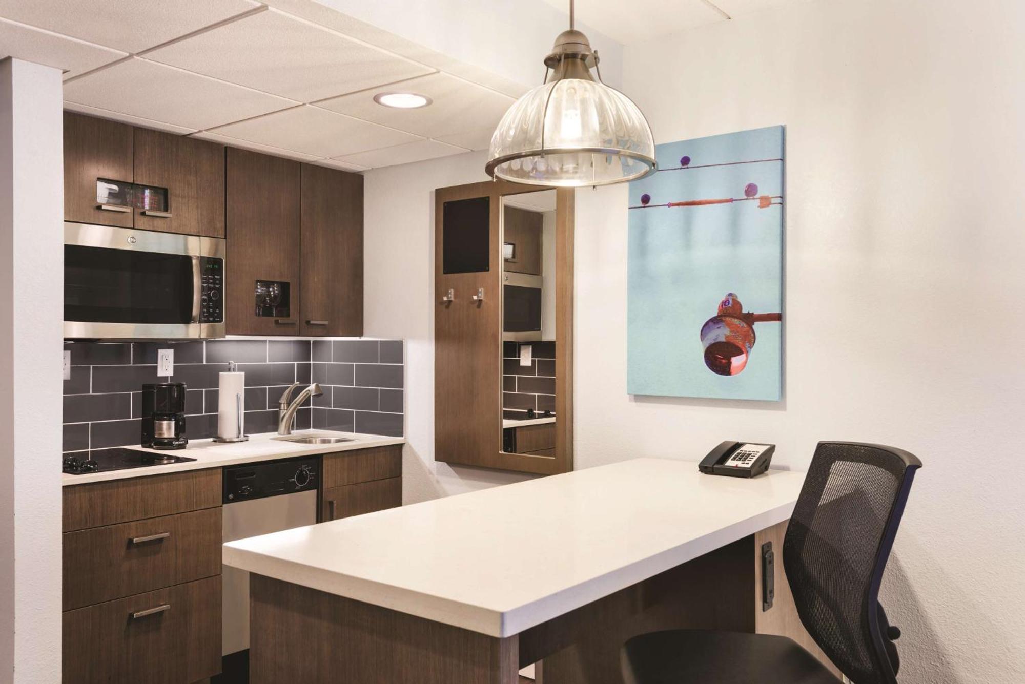 Clt Sky Suites Charlotte Bagian luar foto